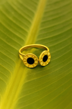 Kissmis Anti-Tarnish Roman Numeral Double Disc Ring – Gold & Black