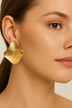 Kissmis Anti-Tarnish Hammered Wave Stud Earrings – Gold