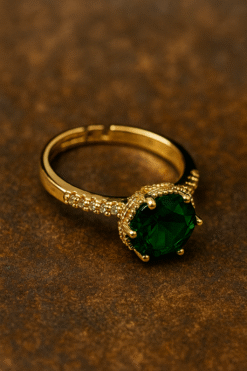 Kissmis Anti-Tarnish Eternal Shine Emerald-Green Stone Ring