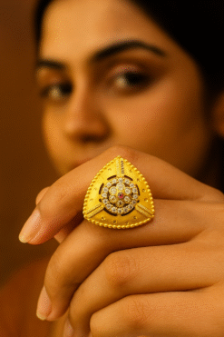 Kissmis Anti-Tarnish Antique Heritage Shield Statement Ring